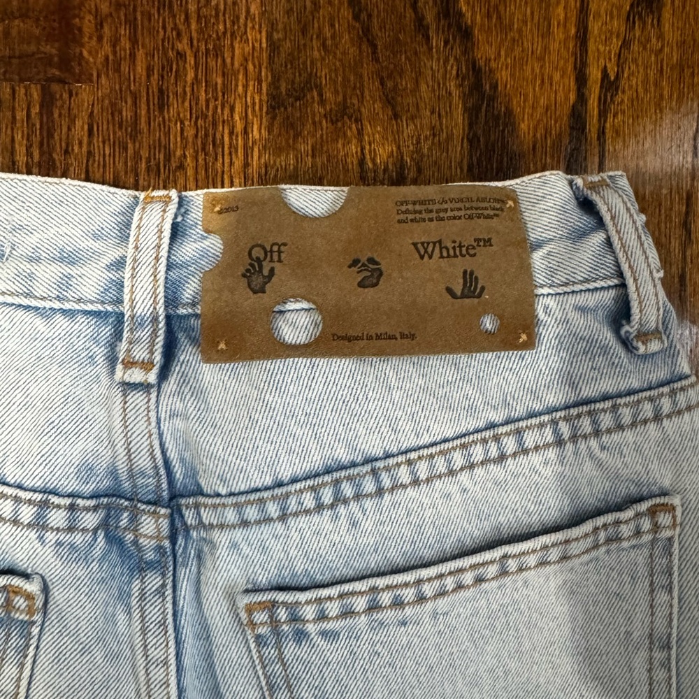Off-white - Picture 4 of 7